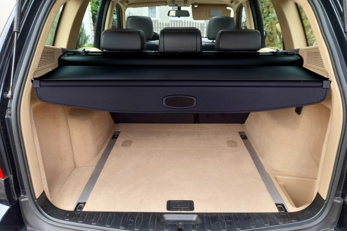 BMW X3 E83 2006-2010 PO FACELIFTINGU ROLETA BAGAŻNIKA CZARNA 51473405903