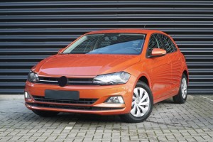VOLKSWAGEN POLO MK6 VI AW 2017-2021 PRZED FACELIFTINGIEM RAMKA LAMPY PRZECIWMGIELNEJ KRATKA ZDERZAKA PRZEDNIA LEWA 2G0853665G