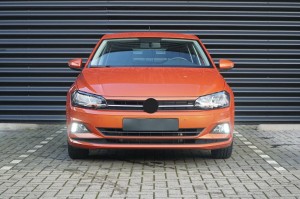 VOLKSWAGEN POLO MK6 VI AW 2017-2021 PRZED FACELIFTINGIEM RAMKA LAMPY PRZECIWMGIELNEJ KRATKA ZDERZAKA PRZEDNIA LEWA 2G0853665G
