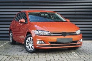 VOLKSWAGEN POLO MK6 VI AW 2017-2021 PRZED FACELIFTINGIEM RAMKA LAMPY PRZECIWMGIELNEJ KRATKA ZDERZAKA PRZEDNIA LEWA 2G0853665G