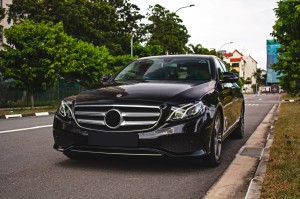 MERCEDES E-CLASS W213 2016-2020 PRZED FACELIFTINGIEM RAMKA GRILLA CHROMOWANA A2138850200