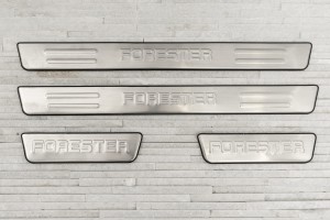 SUBARU FORESTER 2008-2013 WYPRZEDAŻ LISTWY PROGOWE WEWNĘTRZNE
