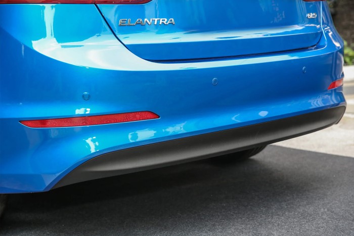 HYUNDAI ELANTRA VI AD 2015-2020 SPOILER TYLNEGO ZDERZAKA 86612F2000