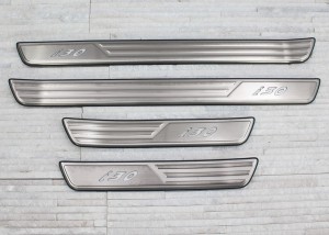 HYUNDAI i30 2007-2012 WYPRZEDAŻ LISTWY PROGOWE LED