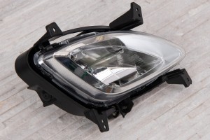 HYUNDAI i10 I PA 2011-2013 PRZED FACELIFTINGIEM LAMPA PRZECIWMGIELNA PRZEDNIA PRAWA 922020X100