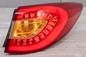 HYUNDAI ix35 LM 2013-2015 LAMPA KAROSERYJNA LED TYLNA PRAWA 924022Y500