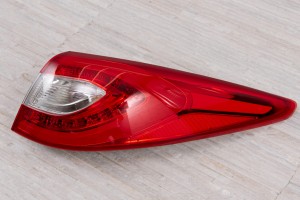 HYUNDAI ix35 LM 2013-2015 LAMPA KAROSERYJNA LED TYLNA PRAWA 924022Y500