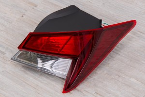HYUNDAI ELANTRA VII CN 2020+ LAMPA KAROSERYJNA LED TYLNA PRAWA 5PIN 92402AA000