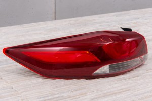 HYUNDAI ELANTRA VI AD 2015-2018 PRZED FACELIFTINGIEM LAMPA KAROSERYJNA TYLNA LEWA 92401F2000