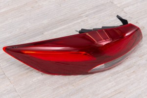 HYUNDAI ELANTRA VI AD 2015-2018 PRZED FACELIFTINGIEM LAMPA KAROSERYJNA TYLNA LEWA 92401F2000