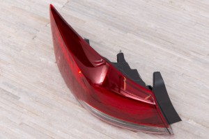 HYUNDAI ELANTRA VI AD 2015-2018 PRZED FACELIFTINGIEM LAMPA KAROSERYJNA TYLNA LEWA 92401F2000