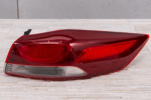 HYUNDAI ELANTRA VI AD 2015-2018 PRZED FACELIFTINGIEM LAMPA KAROSERYJNA TYLNA PRAWA 92402F2000