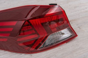 HYUNDAI ELANTRA VI AD 2018-2020 PO FACELIFTINGU KAROSERYJNA LAMPA TYLNA LEWA 92401F2500