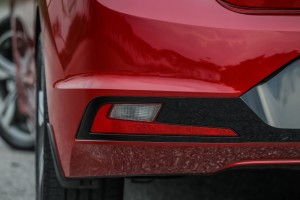 HYUNDAI ELANTRA VI AD 2018-2020 PO FACELIFTINGU LAMPA PRZECIWMGIELNA TYLNA LEWA 92405F2500