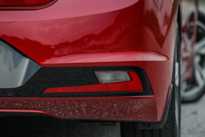 HYUNDAI ELANTRA VI AD 2018-2020 PO FACELIFTINGU LAMPA PRZECIWMGIELNA TYLNA PRAWA 92406F2500