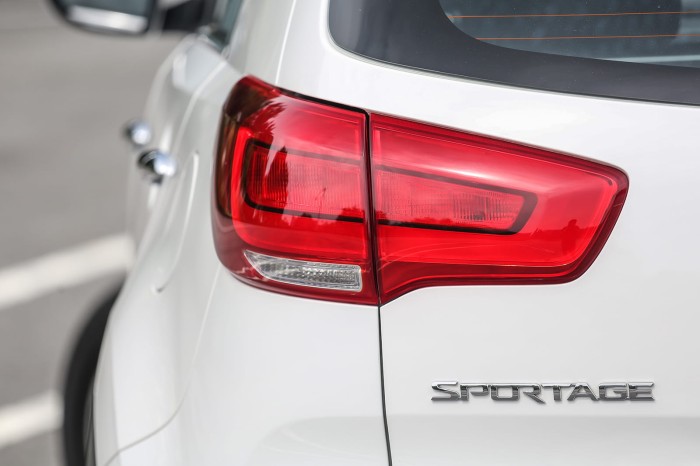 KIA SPORTAGE III SL 2014-2015 PO LIFTINGU KAROSERYJNA LAMPA TYLNA LEWA 924013W510