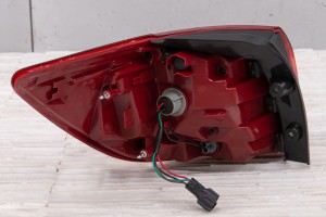 KIA SPORTAGE III SL 2014-2015 PO LIFTINGU KAROSERYJNA LAMPA TYLNA PRAWA 924013W510