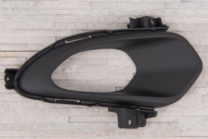 KIA CEED II JD 2012-2015 PRZED FACELIFTINGIEM RAMKA LAMPY PRZECIWMGIELNEJ PRZEDNIA PRAWA 86564A2000