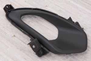 KIA CEED II JD 2012-2015 PRZED FACELIFTINGIEM RAMKA LAMPY PRZECIWMGIELNEJ PRZEDNIA PRAWA 86564A2000