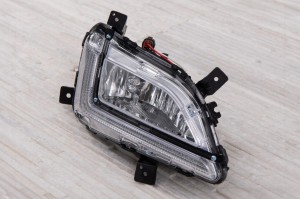 HYUNDAI TUCSON III TL 2018-2020 PO FACELIFTINGU LAMPA PRZECIWMGIELNA DRL LED PRAWA 92202D7600