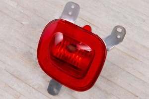 JEEP RENEGADE I BU 2015-2018 PRZED FACELIFTINGIEM LAMPA PRZECIWMGIELNA TYLNA LEWA 51848138