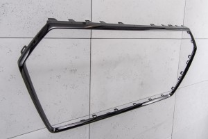 AUDI A4 B9 2015-2019 PRZED FACELIFTINGIEM RAMKA GRILLA CZARNA 8W0853651