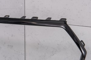 AUDI A4 B9 2015-2019 PRZED FACELIFTINGIEM RAMKA GRILLA CZARNA 8W0853651