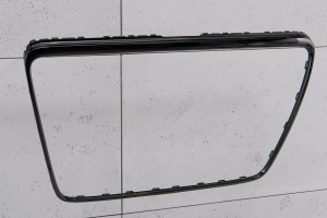 AUDI RS4 B8 2007-2011 PRZED FACELIFTINGIEM RAMKA GRILLA CZARNA 8E0853651