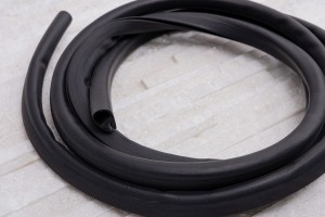 BMW SERIA 5 F11 2009-2017 TYLNA USZCZELKA POKRYWY SILNIKA MASKI 51767019779