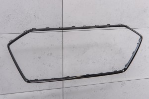 AUDI A4 B9 2019-2024 PO FACELIFTINGU RAMKA GRILLA CZARNA 8W0853651D