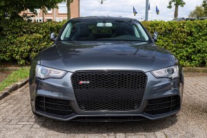 AUDI RS5 8T 2012-2015 PO FACELIFTINGU RAMKA GRILLA CZARNA 8T0853651N