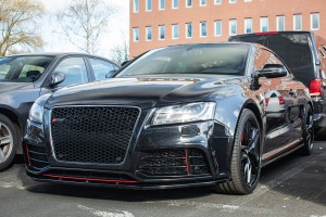 AUDI RS5 8T 2010-2012 PRZED FACELIFTINGIEM RAMKA GRILLA CHROMOWANA 8T0853651B