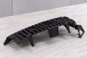 JEEP WRANGLER JK 2007-2018 WSPORNIK ŚLIZG PRAWEGO PRZEDNIEGO NADKOLA 55078134AF