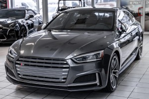 AUDI S5 B9 8W6 2017-2019 PRZED FACELIFTINGIEM RAMKA GRILA CZARNA 8W6853651R