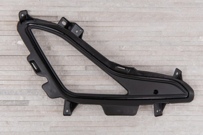 HYUNDAI ELANTRA V MD 2013-2015 PO FACELIFTINGU KRATKA PRZEDNIEGO HALOGENU PRAWA 865283X700