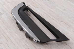 HONDA CR-V V 2018+ KRATKA HALOGENU PRAWA Z CHROMOWANĄ LISTWĄ 08V31TLA700A