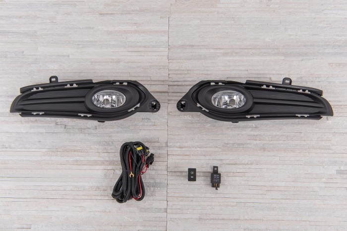 HONDA HR-V II RU 2015-2018 PRZED FACELIFTINGIEM ZESTAW LAMP PRZECIWMGIELNYCH P+L Z KRATKAMI I OKABLOWANIEM