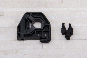 BMW M3 F80 SEDAN 2014-2018 UCHWYT CHŁODNICY DOLNY PRAWY 17118620733