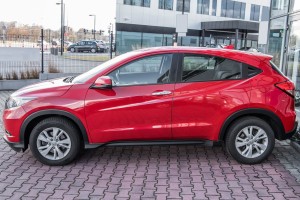 HONDA HR-V II RU 2015-2018 PRZED FACELIFTINGIEM LISTWA BŁOTNIKA PRZEDNIA LEWA 74157T7WA01