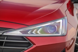 HYUNDAI ELANTRA VI AD 2018-2020 PO FACELIFTINGU LAMPA PRZEDNIA LEWA 92101F2500