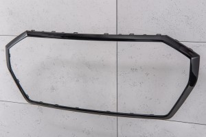 AUDI Q3 F3 2018+ CZARNA RAMKA GRILLA 83A853651B