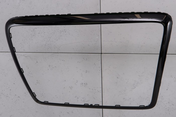 AUDI Q5 8R 2008-2012 PRZED FACELIFTINGIEM CZARNA RAMKA GRILLA 8R0853651C