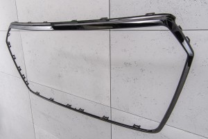 AUDI RS7 4G 2016-2018 PO FACELIFTINGU RAMKA GRILLA CZARNA 4G8853651G