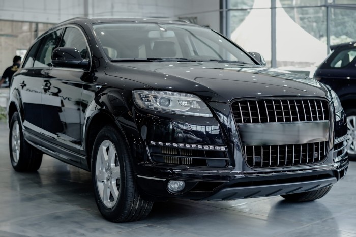 AUDI Q7 4L 2005-2015 CZARNA RAMKA GRILLA 4L0853651B