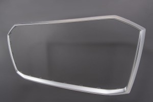 AUDI Q7 4M 2020+ PO FACELIFTINGU SREBRNA RAMKA GRILLA 4M0853651AJ