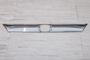 HONDA HRV 2015+ LISTWA KLAPY TYŁ WOKÓŁ ZNACZKA