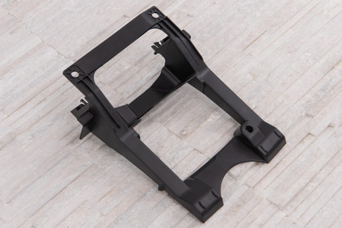 HONDA HR-V II RU 2015-2018 PRZED FACELIFTINGIEM WSPORNIK MOCOWANIE ATRAPY CHŁODNICY 71150T7JH00