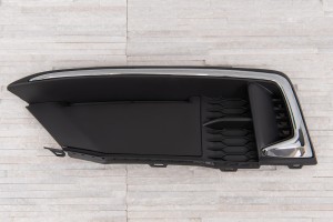 HONDA CIVIC X 2019-2021 PO FACELIFTINGU KRATKA HALOGENU Z CHROMOWANĄ LISTWĄ LEWA 71185TBAK50