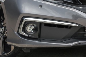 HONDA CIVIC X 2019-2021 SEDAN PO FACELIFTINGU KRATKA HALOGENU Z CHROMEM PRAWA 71185TBAA60