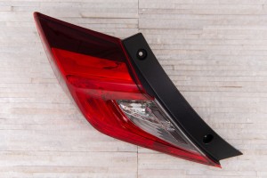 HONDA CIVIC X 2016-2019 SEDAN PRZED FACELIFTINGIEM KAROSERYJNA LAMPA TYLNA LED LEWA 33550TEXY01